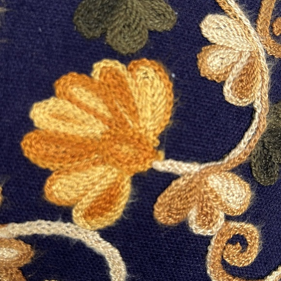 Embroidered multi color Floral Pillow with Tassels 10 x 16 Navy - Picture 4 of 8